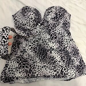 Y2K Coco Reef Black strapless build in bra bathing suit top size 36/38D new